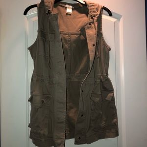 Women’s Tan Hooded Vest